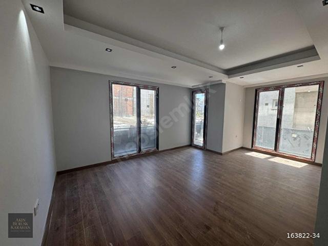 KİRALIK CUMHURİYET CADDE SIFIR 2+1 LÜKS DAİRE SAHİLE YÜRÜME