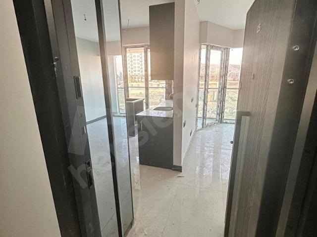 KİRALIK LÜX HAVUZLU SİTE İÇERİSİNDE 1+1 SIFIR DAİRE