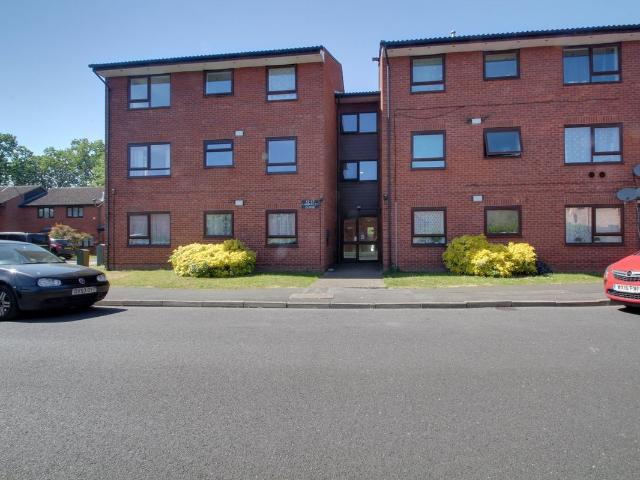 Kimberley Close, Langley SL3, 1 bed flat to rent, £1,200 pcm | PrimeLocation