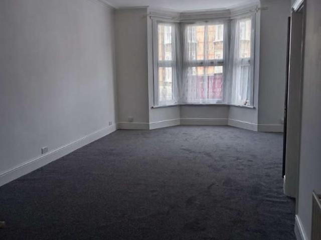 Kimberley Avenue, Ilford, IG2