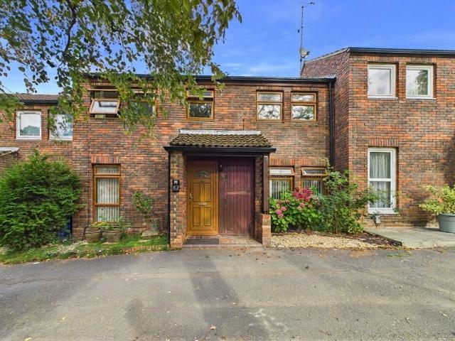 Kimberley, Bracknell, Berkshire RG12, 3 bed terraced house to rent, £1,750 pcm | PrimeLocation