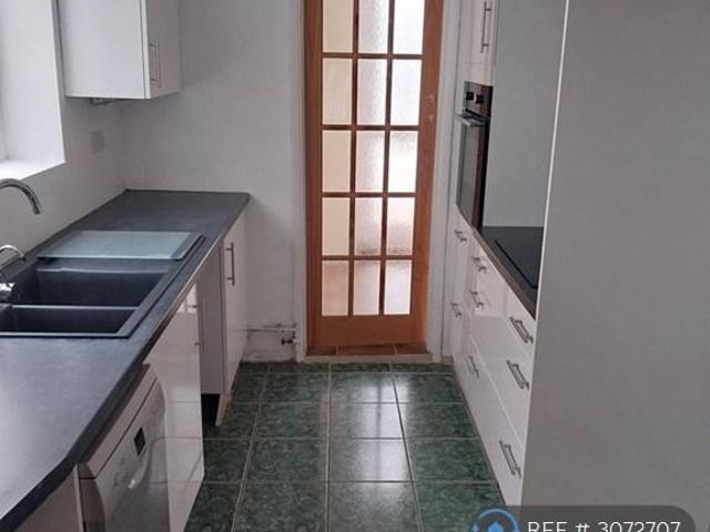 Kimberley Road, Gillingham, ME7 2 bed terraced house to rent £1,300 pcm £300 pw