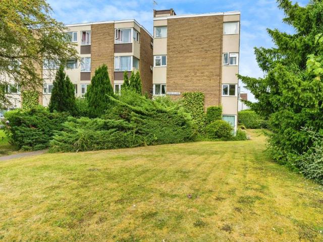 Kimbolton Court, Bedford, MK40 2 bed apartment to rent £1,050 pcm £242 pw