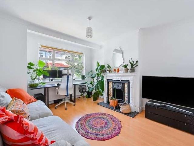Kimble Road, Colliers Wood, SW19