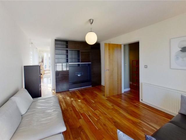 Kimmerghame View, Edinburgh, EH4 2 bed flat to rent £1,590 pcm £367 pw