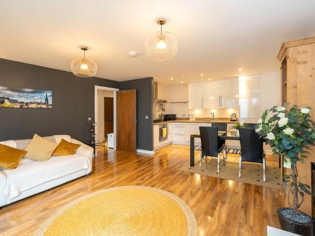 Kimmerghame Path, Edinburgh EH4, 1 bed flat to rent, £1,325 pcm | PrimeLocation