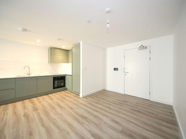 Kimpton Road, Luton LU2, 2 bed flat to rent, £1,550 pcm | PrimeLocation
