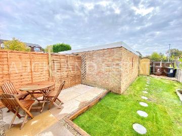 Kimptons Mead, Potters Bar EN6, 3 bed terraced house to rent, £2,500 pcm | PrimeLocation