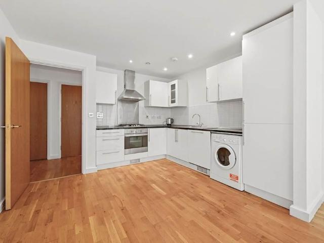 Kinver House, Elthorne Road, London N19, 2 bed flat to rent, £2,800 pcm | PrimeLocation