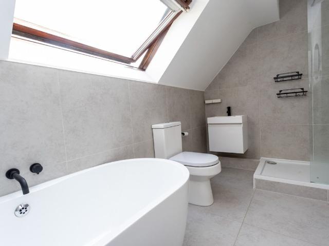 Kinburn Street, Rotherhithe, London SE16, 2 bed maisonette to rent, £2,200 pcm | PrimeLocation