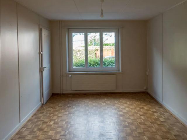 kinderfreundliche Lage, nähe Einkaufsmöglichkeiten/Schule/Kindergarten