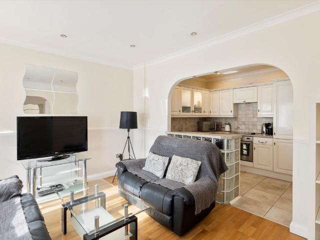 Kinefold House, York Way Estate, London N7, 1 bed flat to rent, £1,733 pcm | PrimeLocation