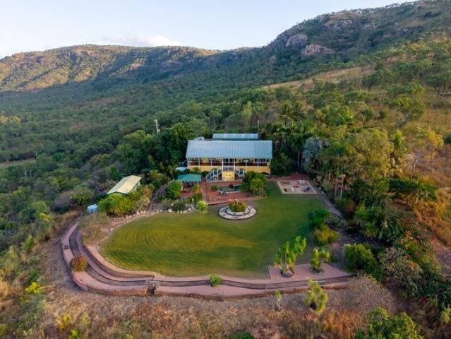 King Of The Hill! A Breathtaking Acreage Escape Above The Rest
