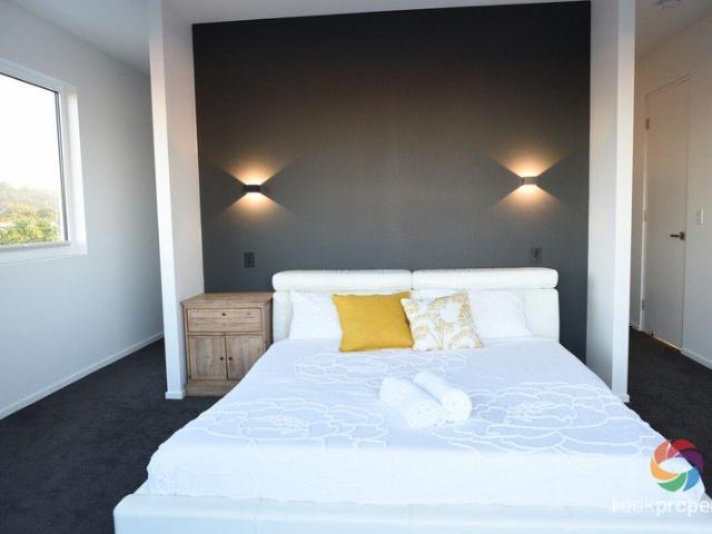 King Bedroom with Ensuite in Luxury Executive Apartment