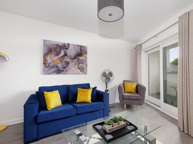 King Charles' Road, London, KT5 8QW, United Kingdom | 2 bed apartment for rent #136263968 | Rentberry