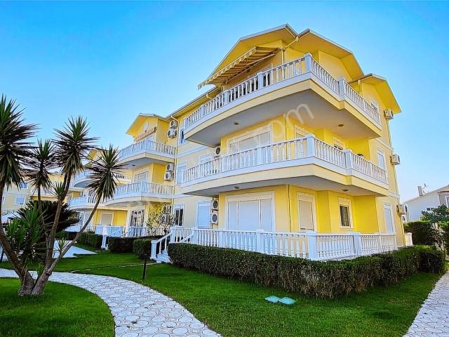 King Cleadore 1 Sitesinde Masrafsız Eşyalı Ara Kat Daire | Tekce