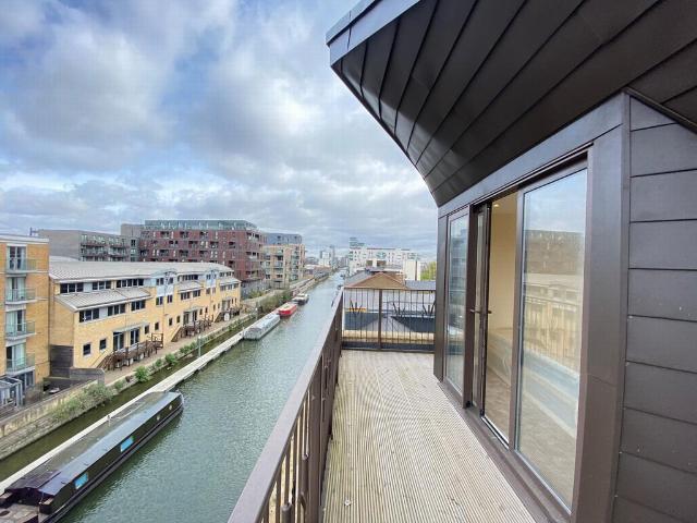 King Court, Dod Street, Tower. 3 bed duplex to rent £3,250 pcm £750 pw