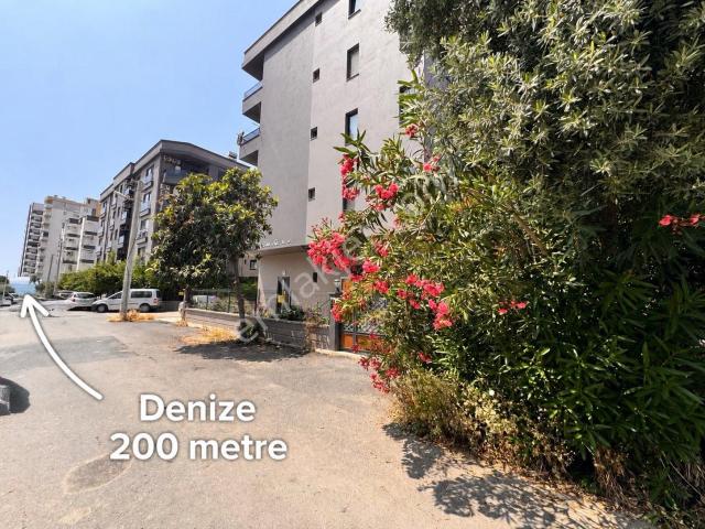 King’den Aşağı Alata’da Deniz Manzaralı Lüks 1+1 Satılık Daire