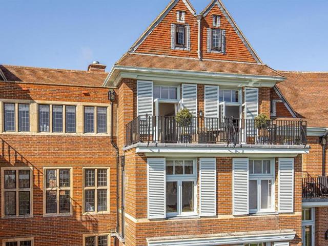 King Edward Vii Apartments, Kings. 2 bed flat to rent £2,350 pcm £542 pw