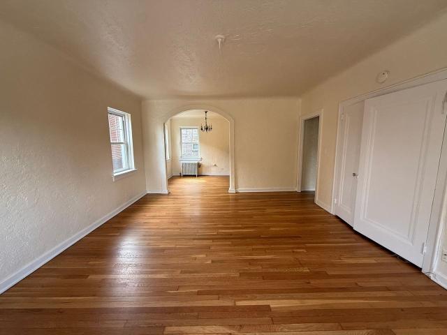 King Edward Annex Apartments Studio Apartment for Rent at 225 Melwood Ave, Pittsburgh, PA 15213 North Oakland