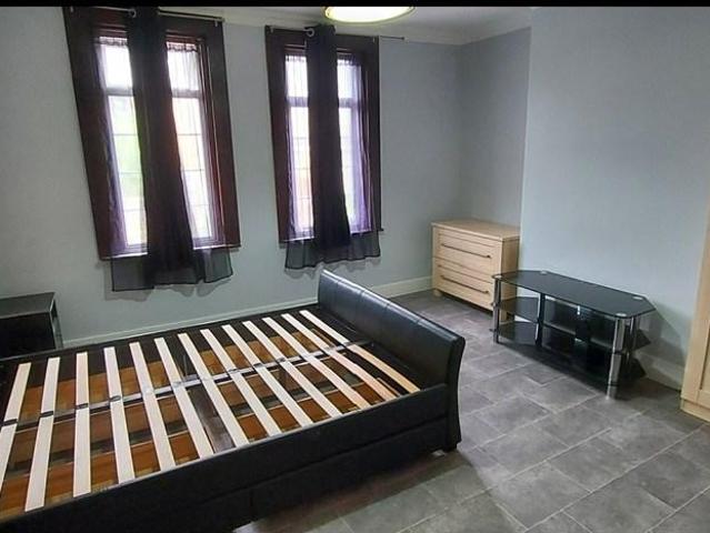 King Edward Road, Chatham, ME4 1 bed in a house share to rent £450 pcm £104 pw