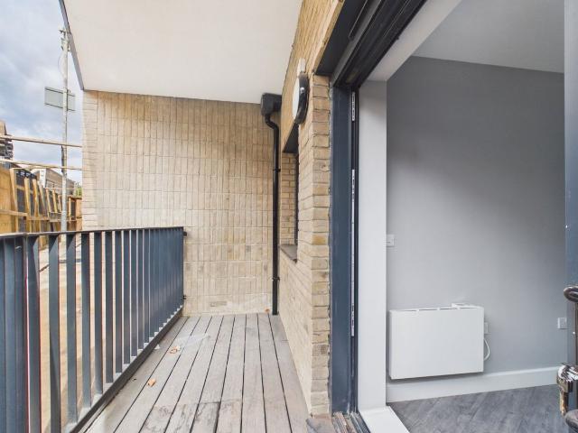 King Edwards Road, Barking IG11, 2 bed maisonette to rent, £2,000 pcm | PrimeLocation