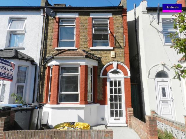 King Edwards Road, Enfield EN3 3 bed terraced house to rent £2,100 pcm £485 pw