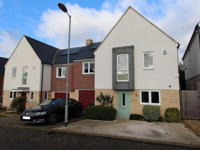 King George Way, Gilwell Hill. 3 bed semi detached house to rent £2,650 pcm £612 pw