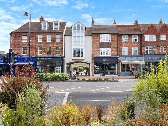 King Georges Walk, Esher, Surrey KT10, Studio to rent, £1,200 pcm | PrimeLocation
