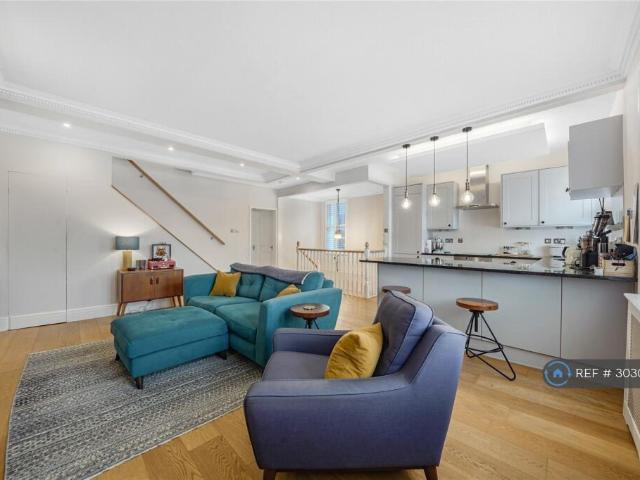King Henrys Road, London, NW3 3 bed flat to rent £5,250 pcm £1,212 pw