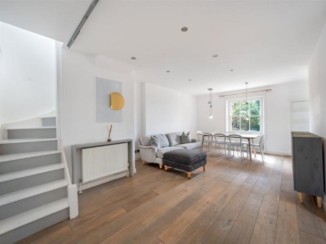 King Henrys Road, Primrose Hill, NW3 3 bed maisonette to rent £4,320 pcm £997 pw