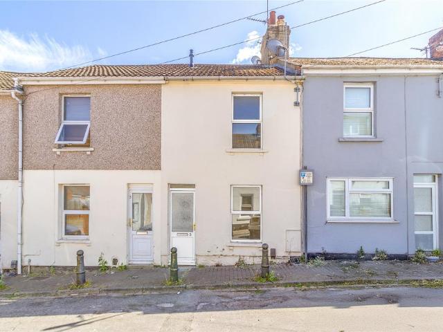 King John Street, Swindon SN1 2 bed terraced house to rent £1,250 pcm £288 pw