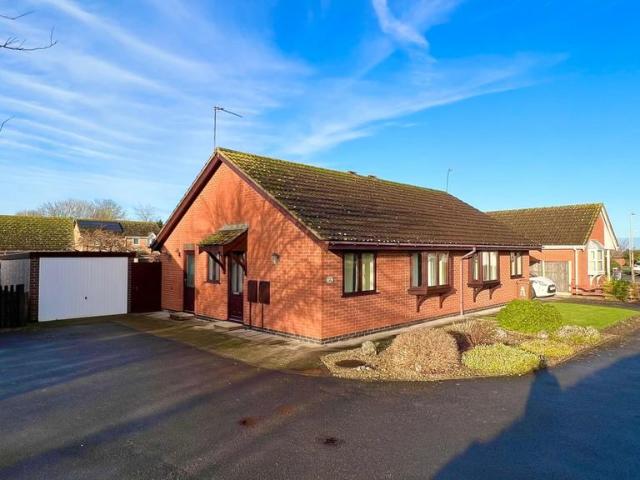 King Johns Road, Swineshead, Boston. 2 bed semi detached bungalow to rent £850 pcm £196 pw