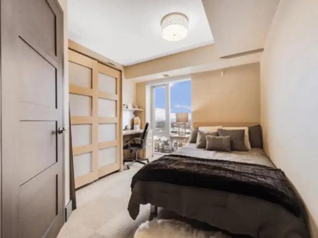 King Street Towers, Apartments In Waterloo | Amber