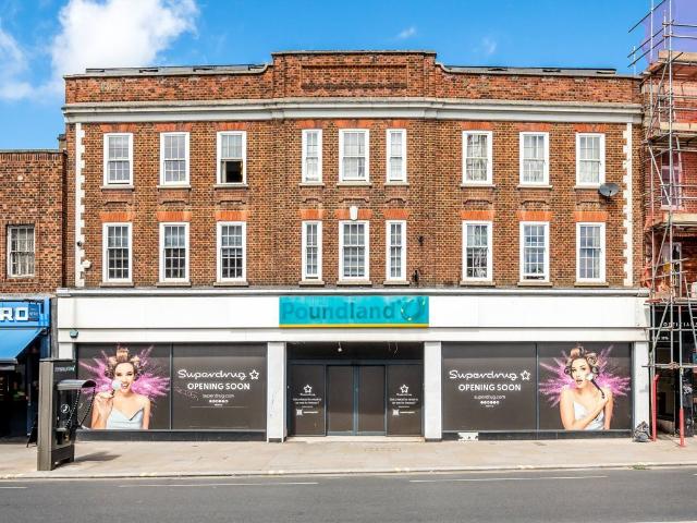 King Street, Twickenham TW1, 2 bed flat to rent, £2,100 pcm | PrimeLocation