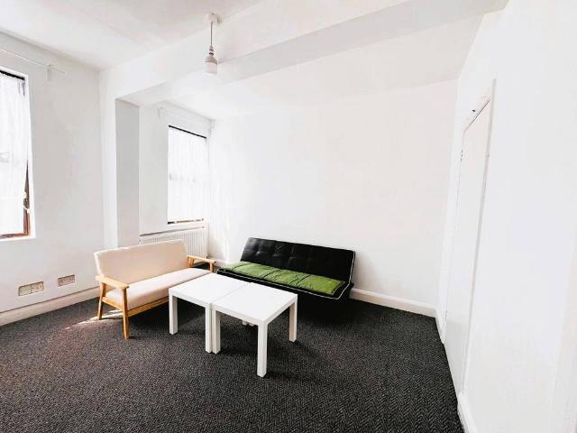 King Street, UB2 1 bed flat to rent £1,275 pcm £294 pw