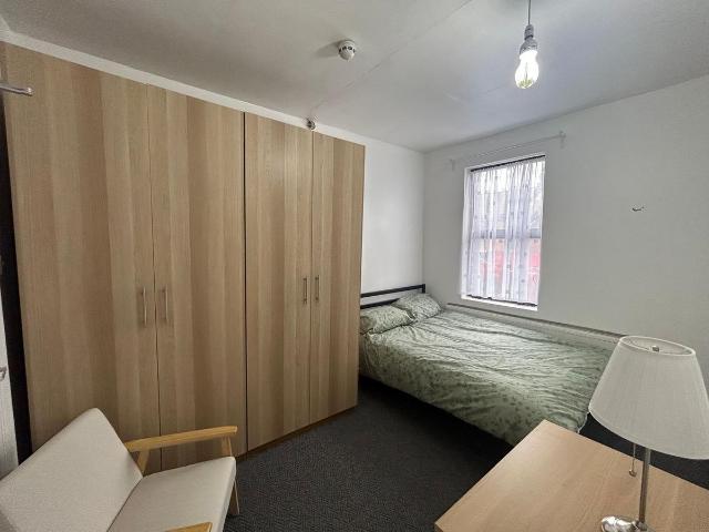 King Street UB2, 1 bed flat to rent, £1,275 pcm | PrimeLocation