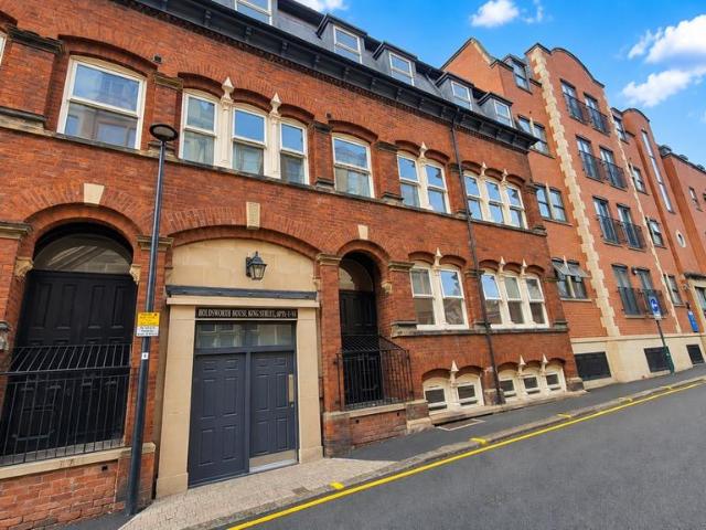 King Street, Wakefield, West. 2 bed flat to rent £875 pcm £202 pw