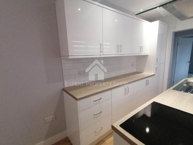 King Street, Worksop, Nottinghamshire 3 bed house to rent £795 pcm £183 pw