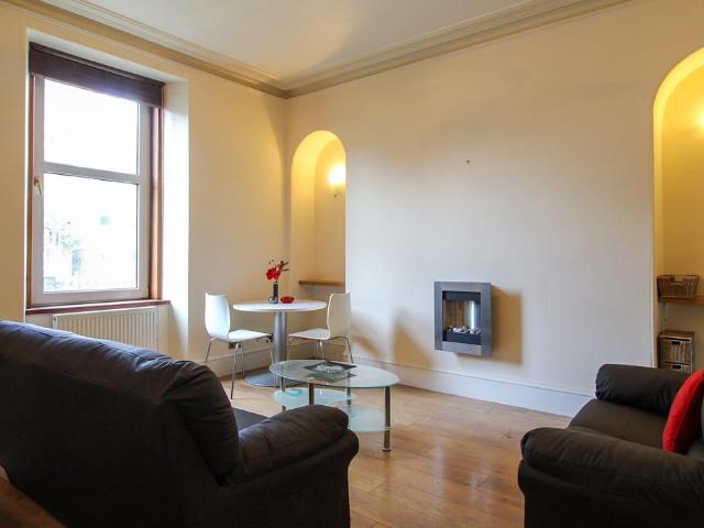 King Street, Aberdeen 1 bed apartment to rent £550 pcm £127 pw