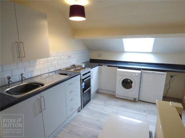 King Street, Bacup, OL13 1 bed apartment to rent £595 pcm £137 pw