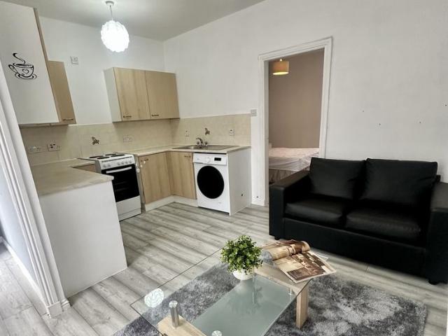 King Street, Broughty Ferry, Dundee DD5, 1 bed flat to rent, £575 pcm | PrimeLocation