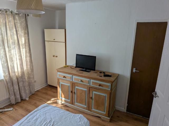 King Street, Burntwood, WS7 Studio to rent £625 pcm £144 pw