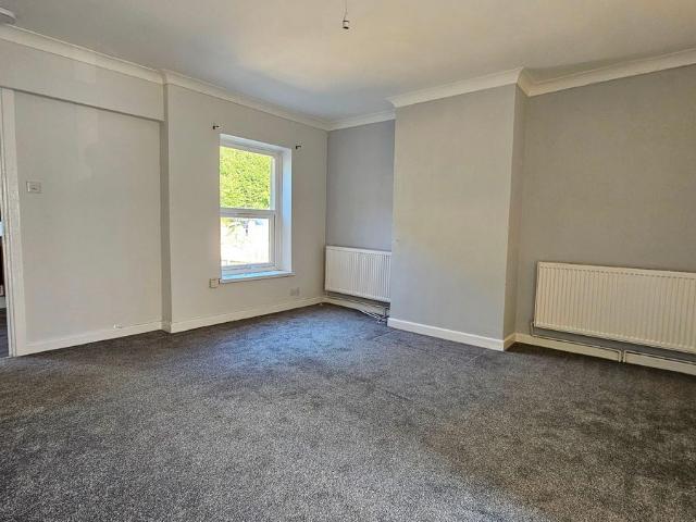 King Street, Cwm, Ebbw Vale NP23, 2 bed flat to rent, £700 pcm | PrimeLocation