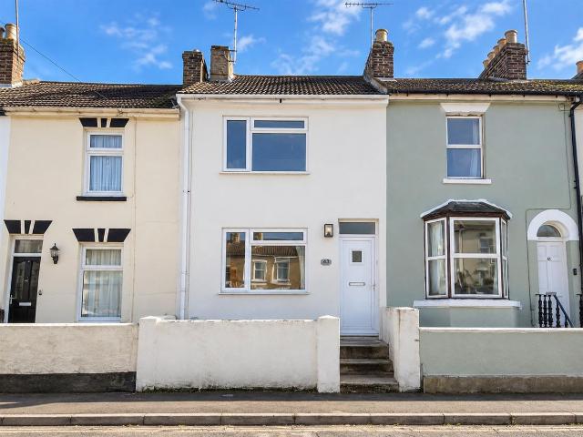 King Street, Gillingham ME7, 4 bed terraced house to rent, £1,600 pcm | PrimeLocation