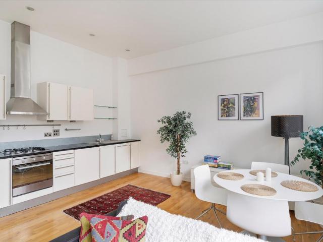 King Street, London WC2E 1 bed flat to rent £3,250 pcm £750 pw