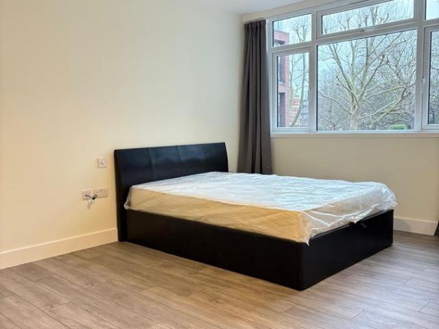 King Street, London W6, Studio to rent, £1,300 pcm | PrimeLocation