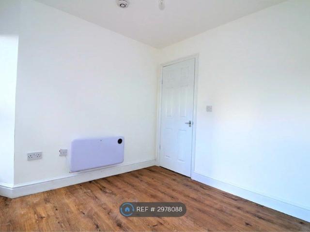 King Street, Luton LU1, 2 bed flat to rent, £1,000 pcm | PrimeLocation