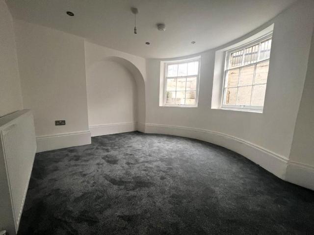 King Street, Maidstone 1 bed apartment to rent £1,025 pcm £237 pw