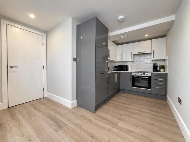 King Street, Maidstone ME14 2 bed flat to rent £1,150 pcm £265 pw